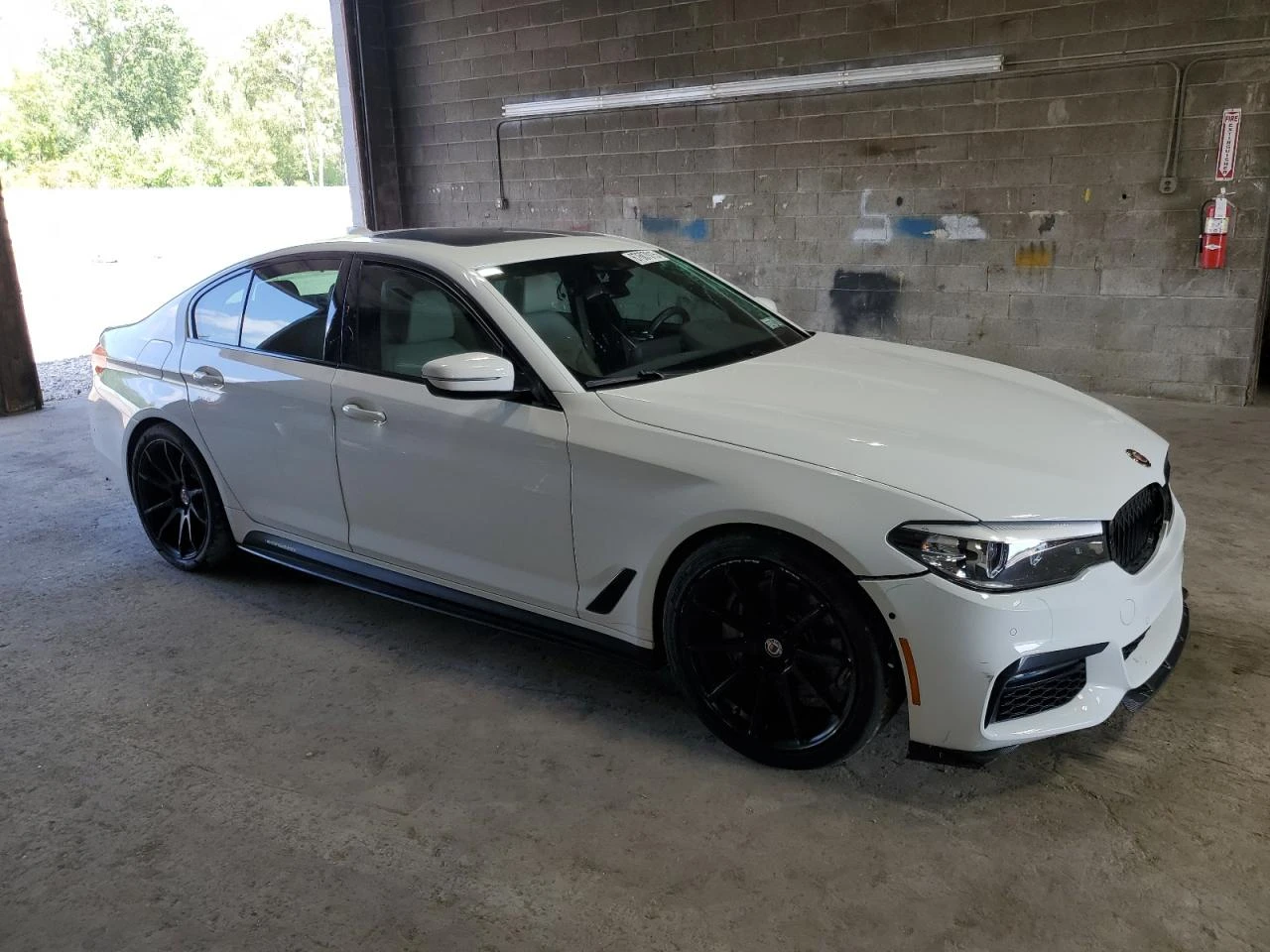 BMW 540 i 3.0 Turbo / RWD / Автоматик / M пакет / Нави. / - изображение 3