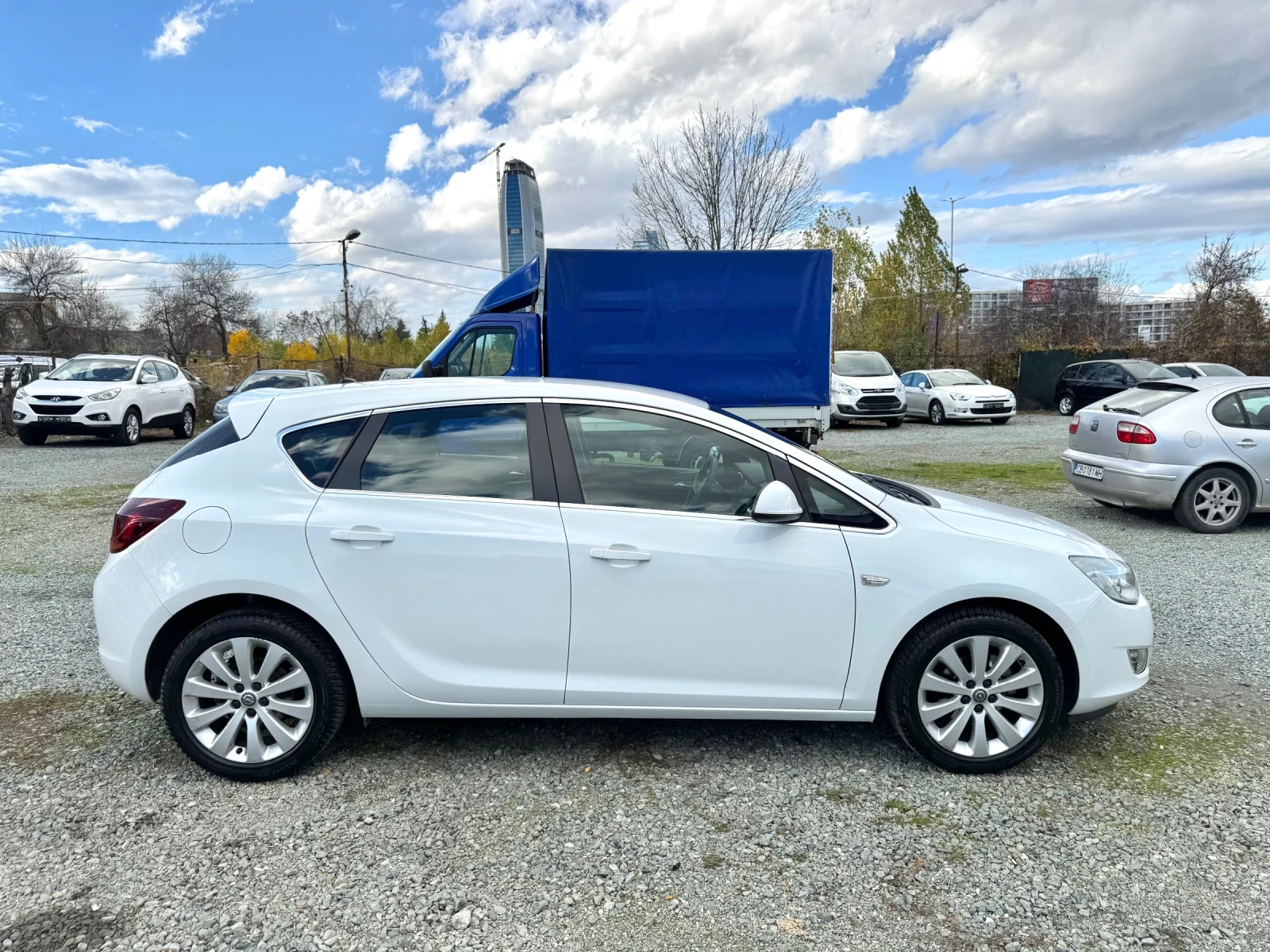 Opel Astra 1.6i* AUTOMATIC* КАТО НОВА* 47 000км* COSMO *  - изображение 2