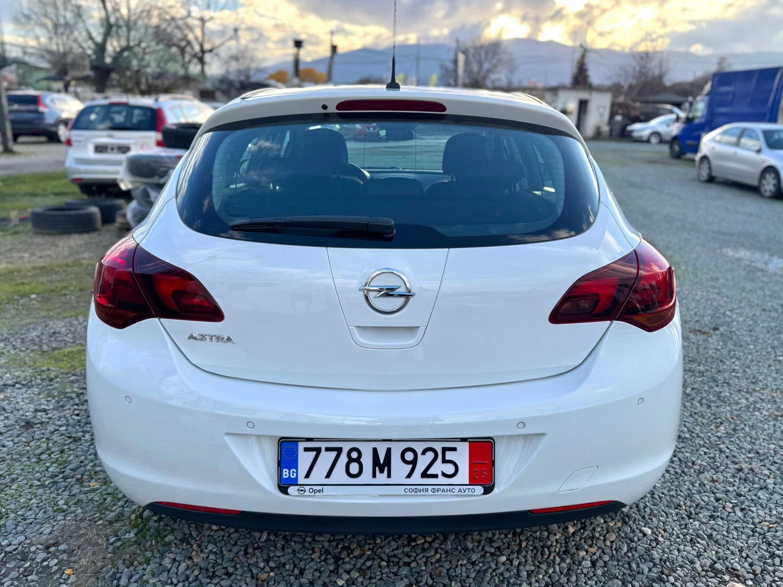 Opel Astra 1.6i* AUTOMATIC* КАТО НОВА* 47 000км* COSMO *  - изображение 4