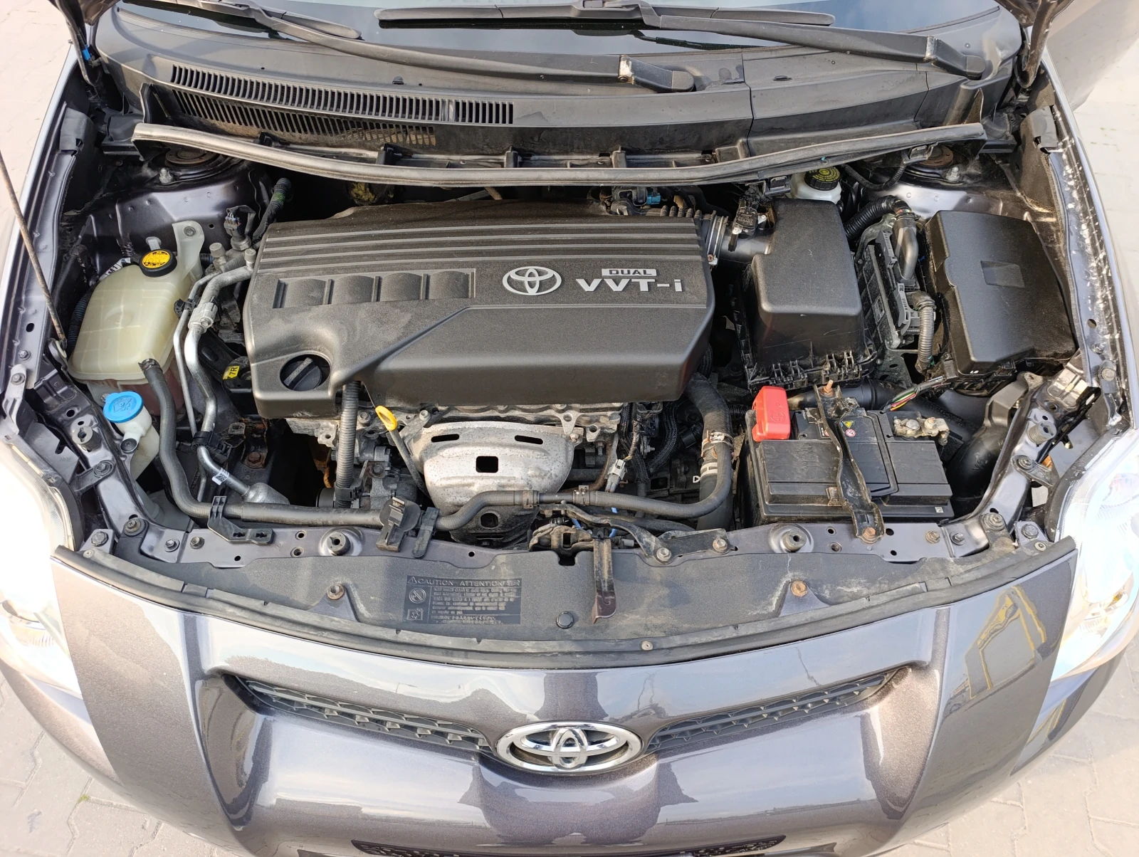 Toyota Auris 1.33 LineaTerra, снимка 17 - Автомобили и джипове - 54261996