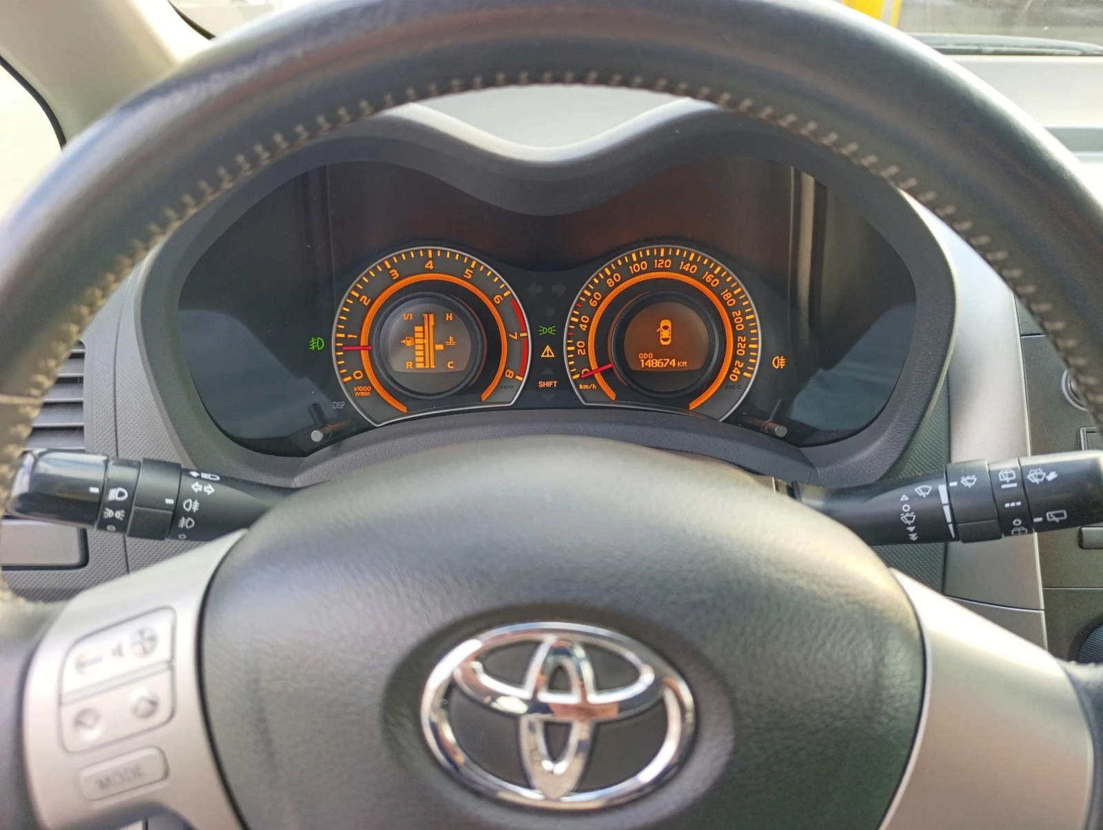 Toyota Auris 1.33 LineaTerra, снимка 11 - Автомобили и джипове - 54261996