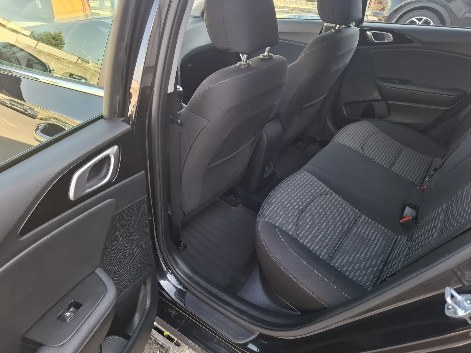 Kia Ceed 1.5 T-gdi SW EX  Гаранция, снимка 7 - Автомобили и джипове - 54846426