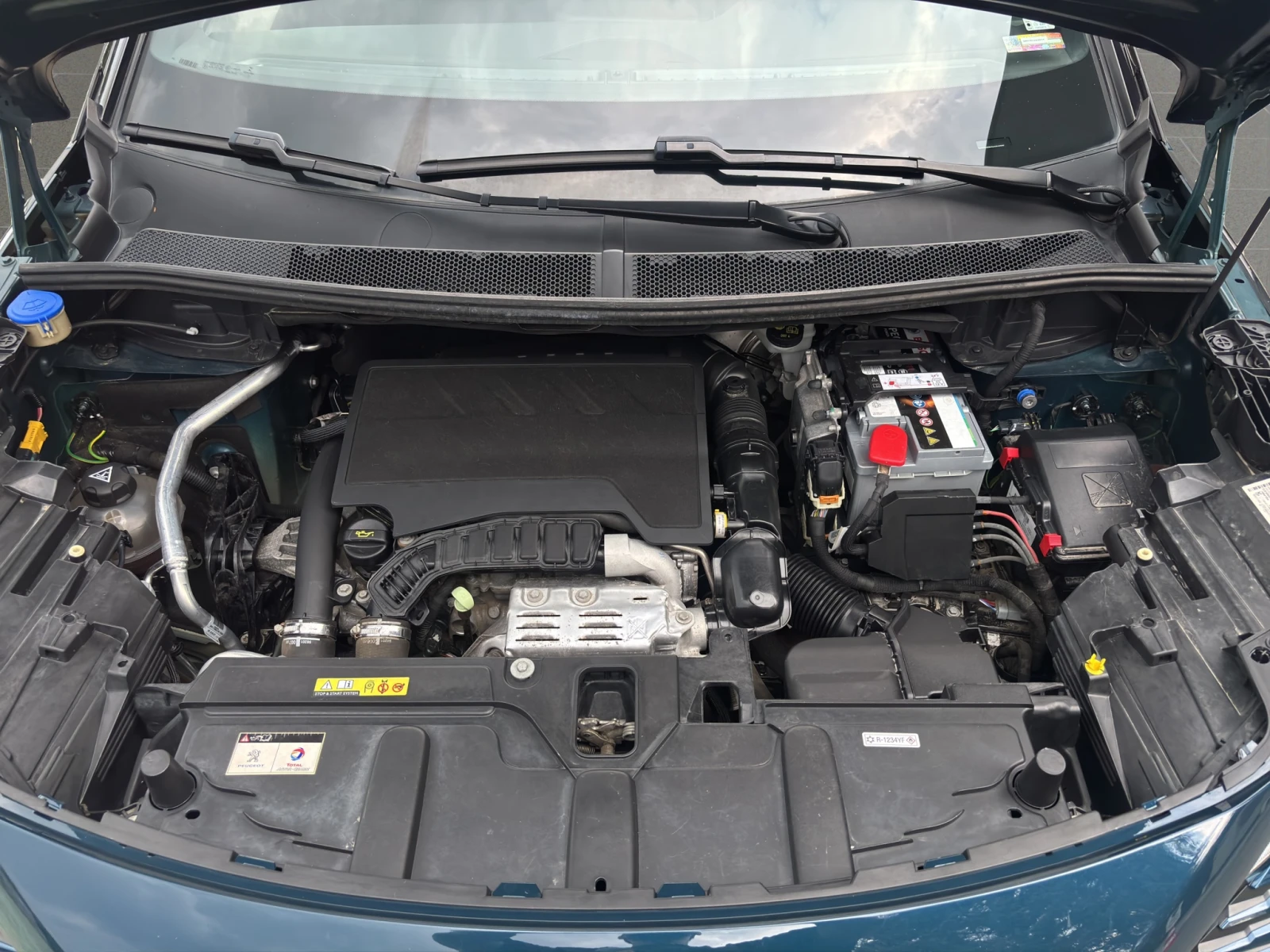 Peugeot 3008 GT 1.2 130 EAT8 Лизинг Гаранция до 03.2029 г., снимка 14 - Автомобили и джипове - 55325032