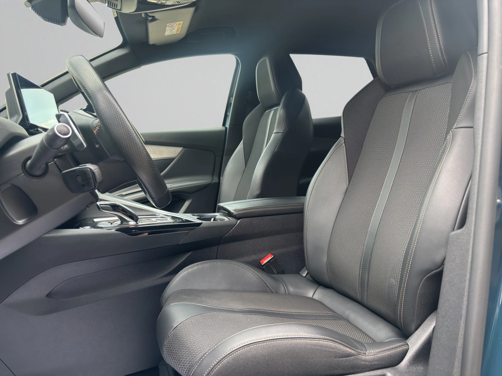 Peugeot 3008 GT 1.2 130 EAT8 Лизинг Гаранция до 03.2029 г., снимка 10 - Автомобили и джипове - 55325032