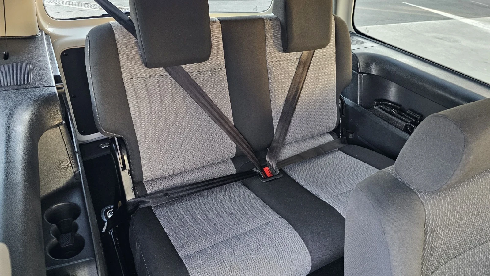 VW Caddy MAXI - 7 места , снимка 14 - Автомобили и джипове - 55805627
