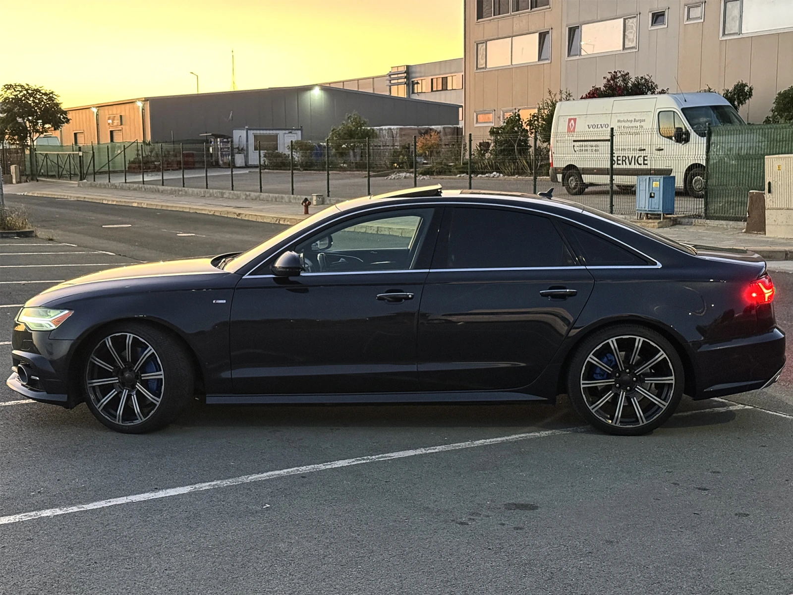 Audi A6 3.0TFSI 333hp S-line ZF8 360 Lane Assist Distronic, снимка 9 - Автомобили и джипове - 56005333
