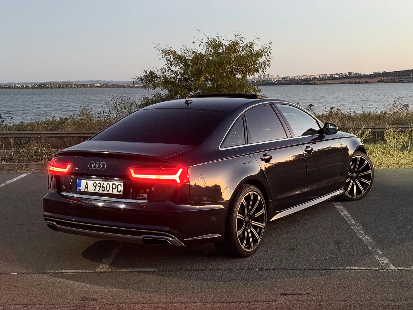 Audi A6 3.0TFSI 333hp S-line ZF8 360 Lane Assist Distronic, снимка 5 - Автомобили и джипове - 56005333
