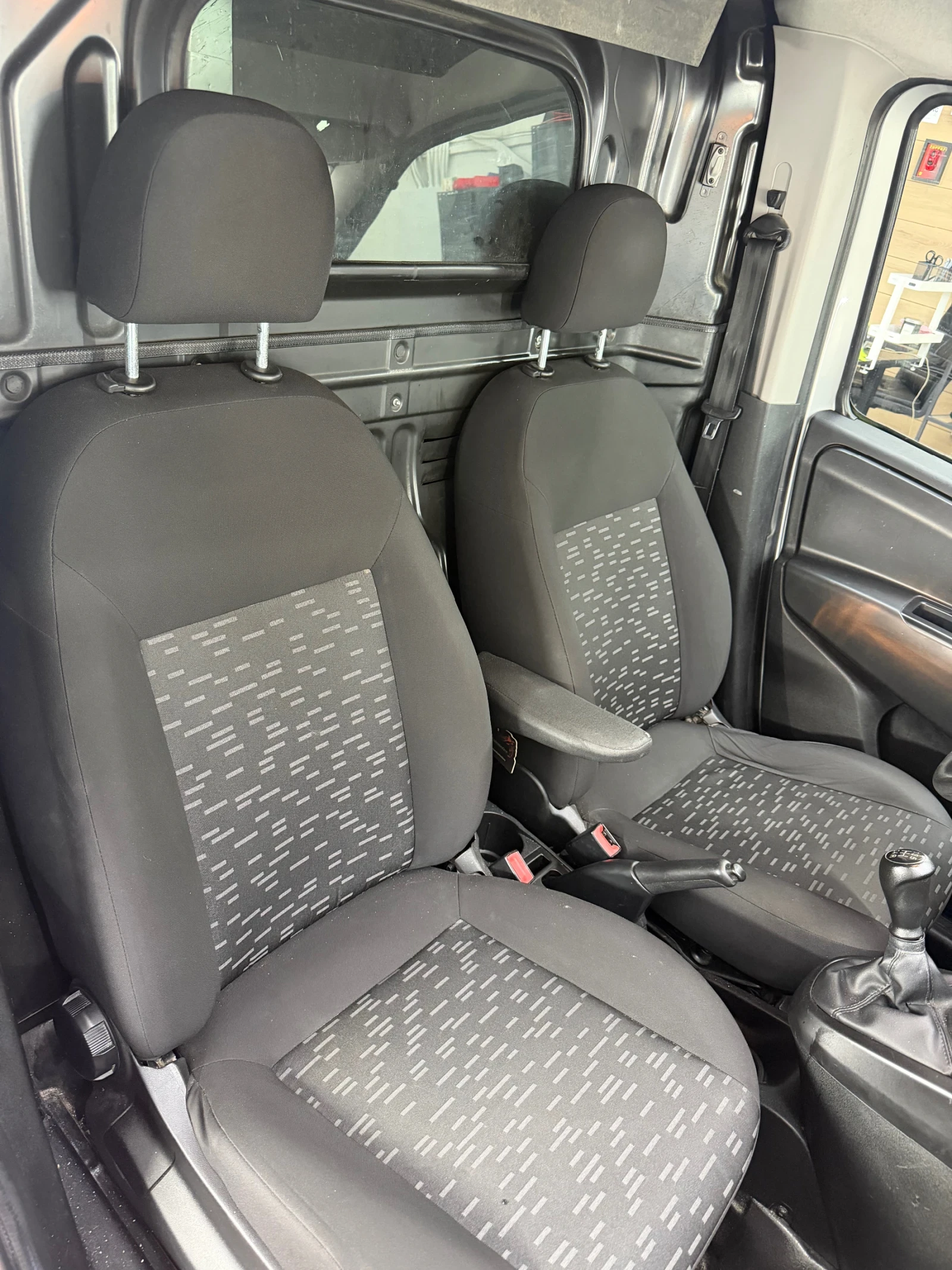 Opel Combo 1.3D 90кс 2012, снимка 11 - Автомобили и джипове - 56600015