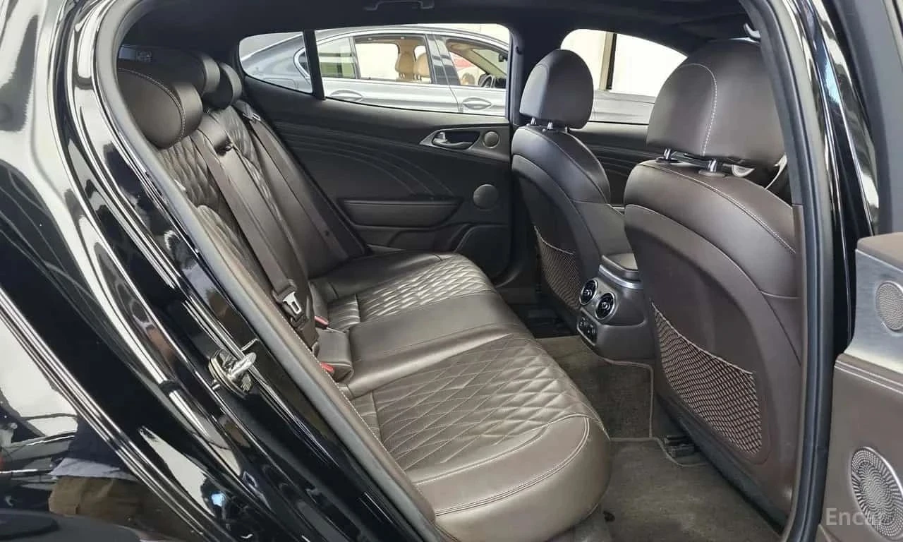Kia Stinger, снимка 12 - Автомобили и джипове - 56730258