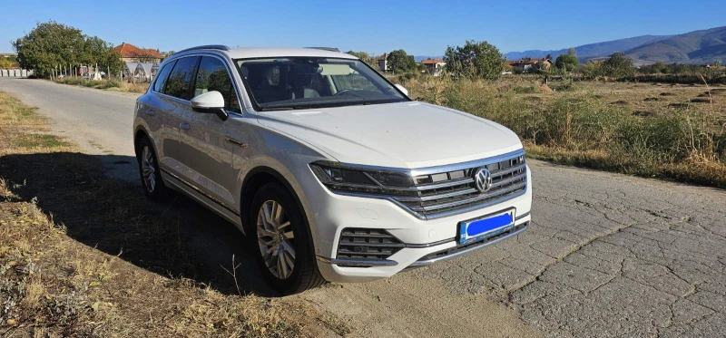 VW Touareg, снимка 2 - Автомобили и джипове - 48948491