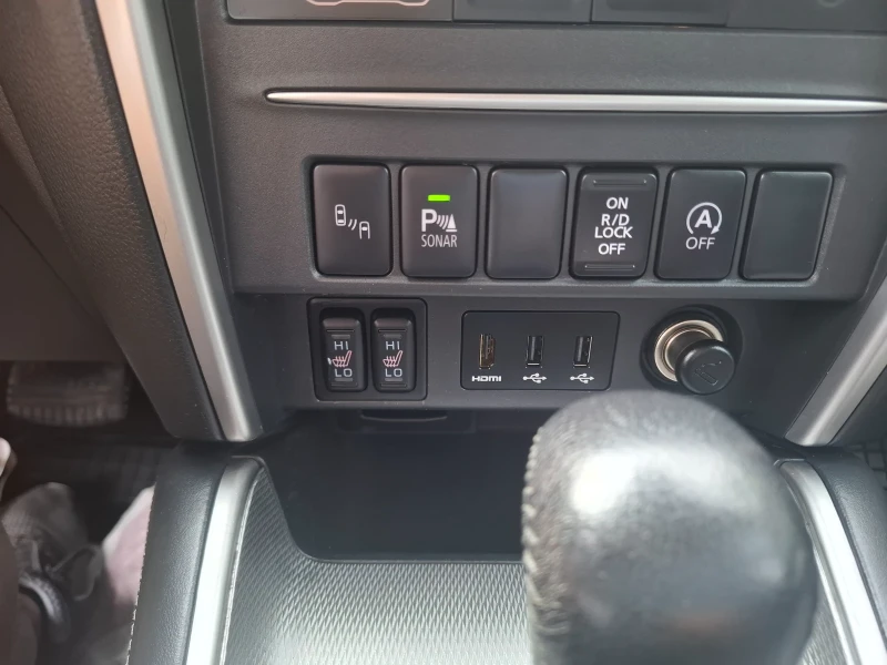 Mitsubishi L200, снимка 12 - Автомобили и джипове - 52014436