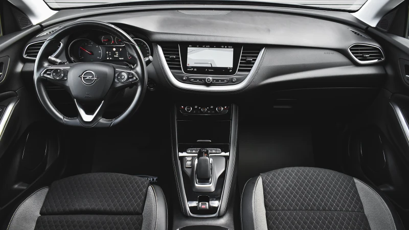 Opel Grandland X 1.6 Turbo Innovation Plug-in Hybrid4 4x4 Automatic, снимка 12 - Автомобили и джипове - 51499156