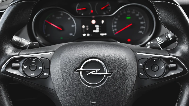 Opel Grandland X 1.6 Turbo Innovation Plug-in Hybrid4 4x4 Automatic, снимка 13 - Автомобили и джипове - 51499156