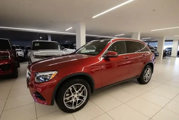 Mercedes-Benz GLC 300 AMG LINE/PANO/KEYLESS/LANE ASSIST - 35500 лв. / 18150.86 € - 70023900 1