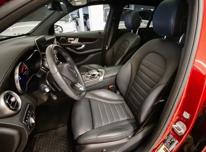 Mercedes-Benz GLC 300 AMG LINE/PANO/KEYLESS/LANE ASSIST - изображение 8