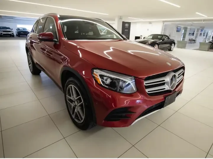 Mercedes-Benz GLC 300 AMG LINE/PANO/KEYLESS/LANE ASSIST - изображение 2