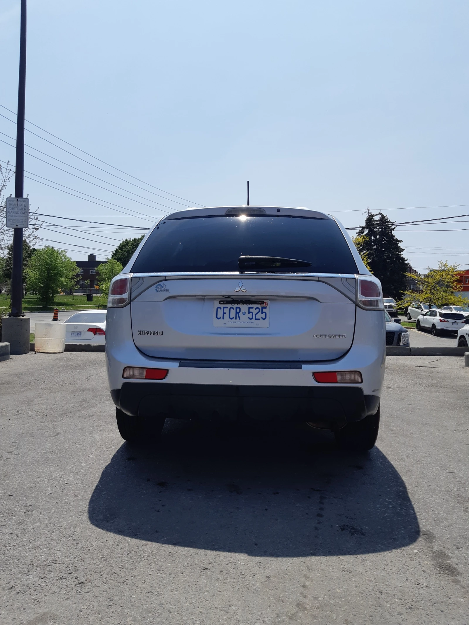 Mitsubishi Outlander SUV - изображение 4