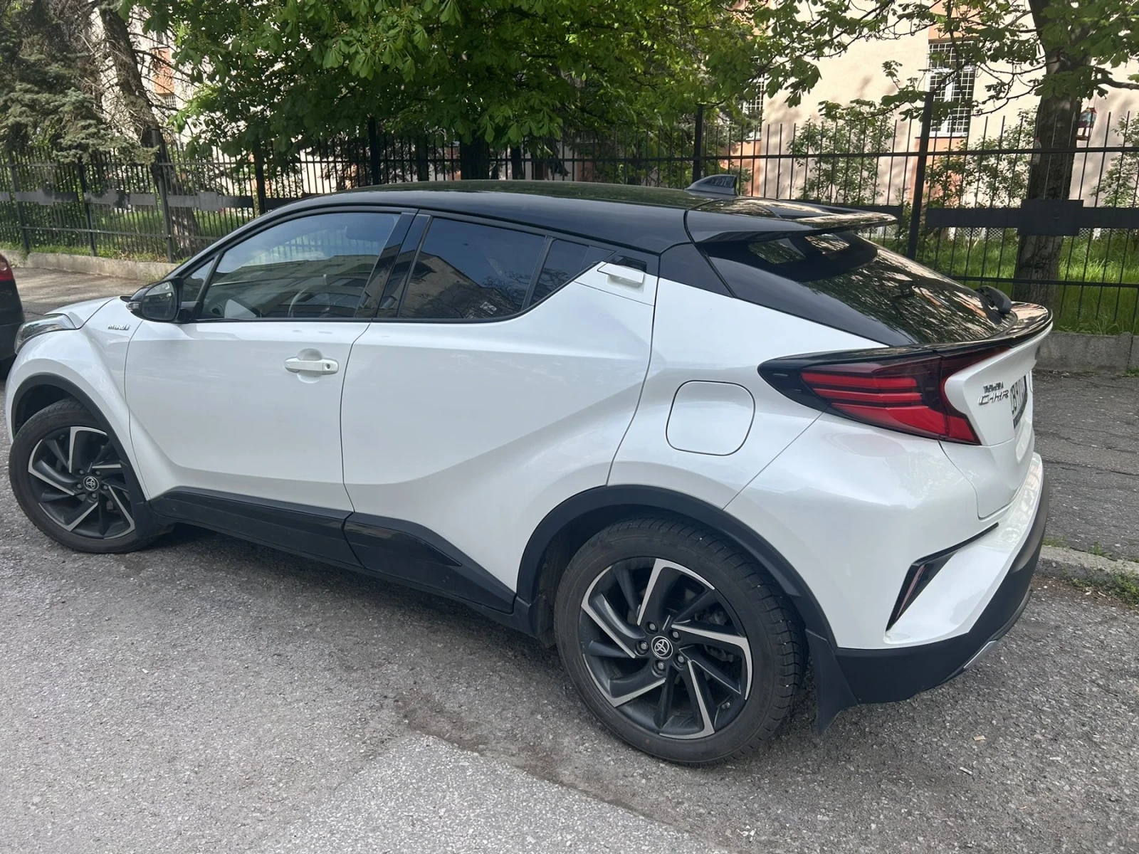 Toyota C-HR GR sport - изображение 2