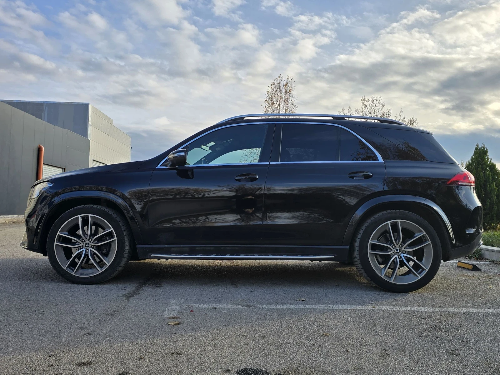 Mercedes-Benz GLE 350 PANO/DISTRONIC/ТЕГЛИЧ, снимка 3 - Автомобили и джипове - 54259470