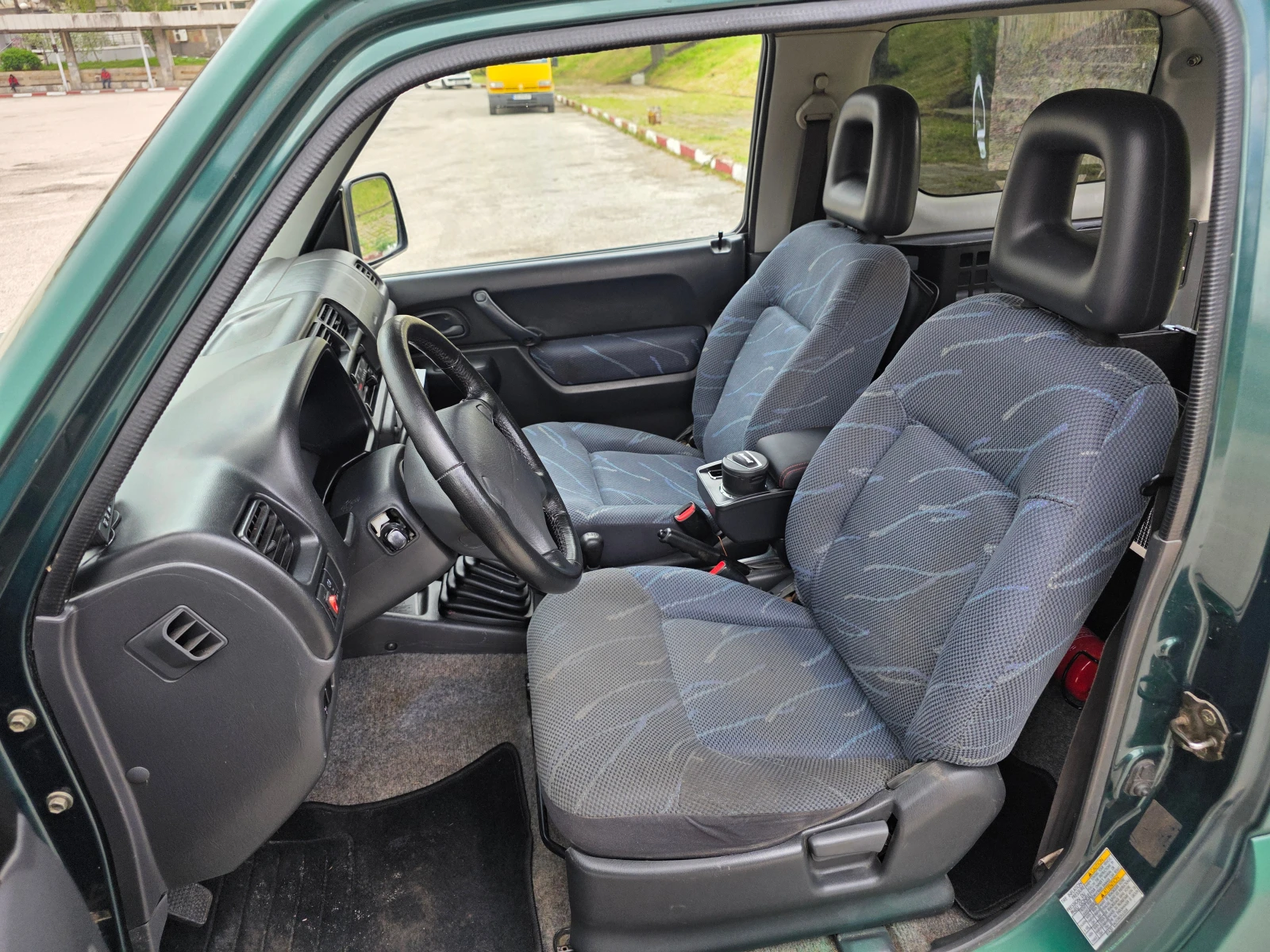 Suzuki Jimny, снимка 12 - Автомобили и джипове - 54400401