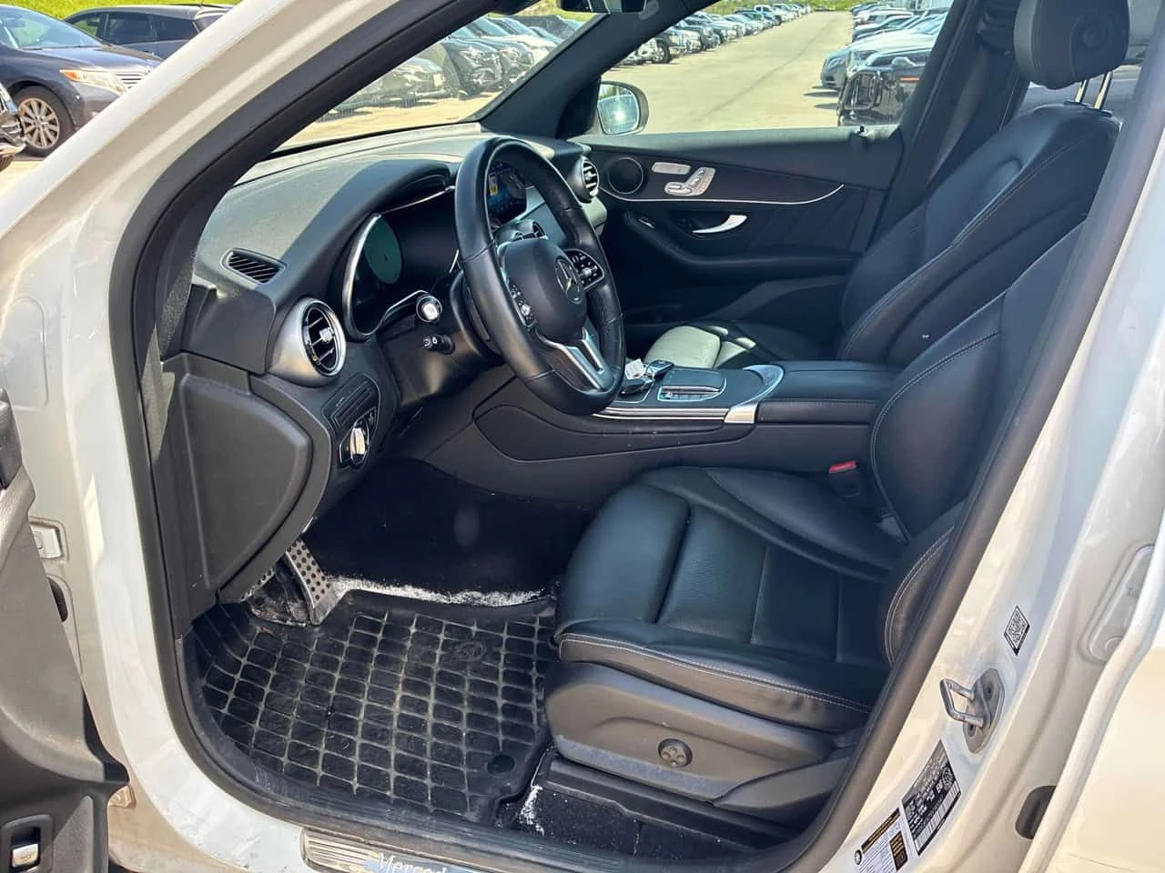 Mercedes-Benz GLC 300 4MATIC* DISTRONIC* 360КАМЕРИ* ПАНОРАМА* , снимка 5 - Автомобили и джипове - 54632261