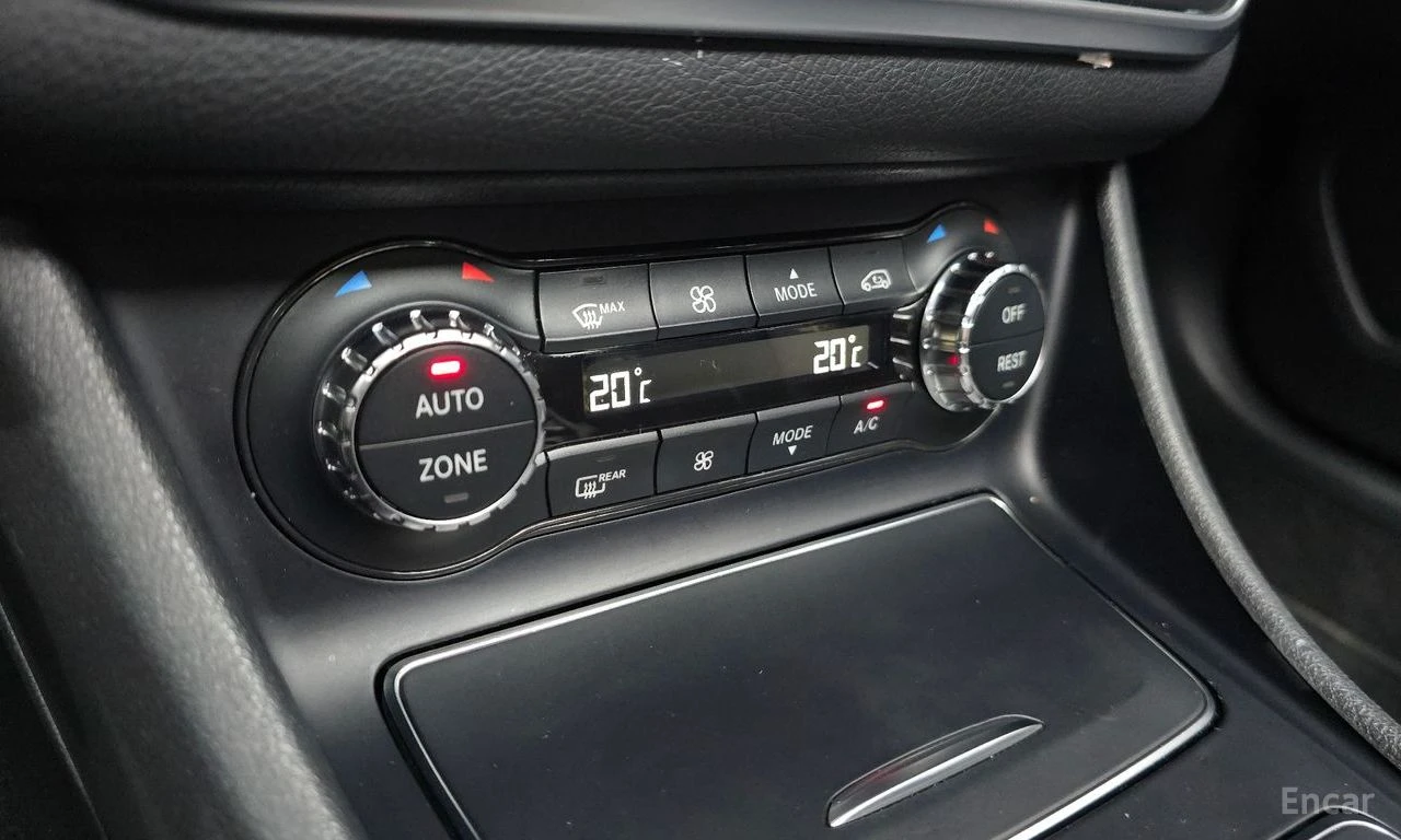 Mercedes-Benz GLA 220 ПОДГРЕВ* КОЖА, снимка 9 - Автомобили и джипове - 54866245