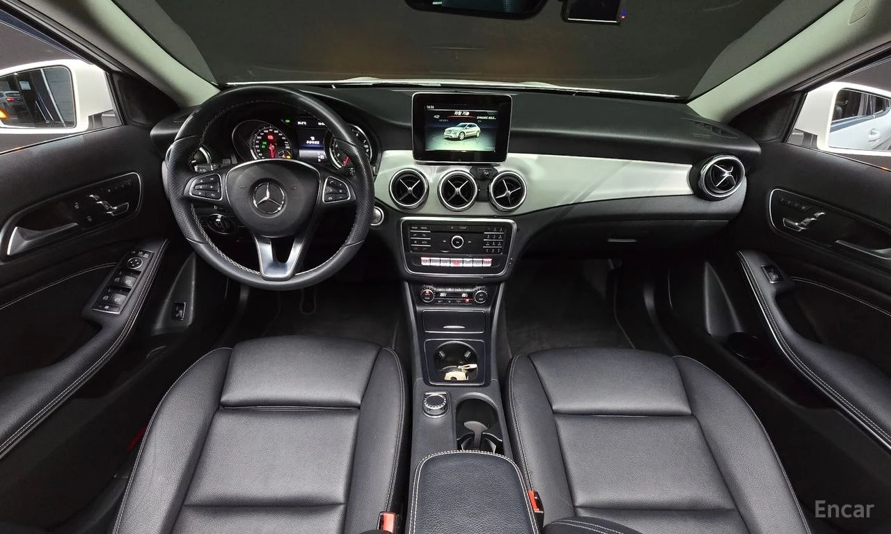 Mercedes-Benz GLA 220 ПОДГРЕВ* КОЖА, снимка 3 - Автомобили и джипове - 54866245