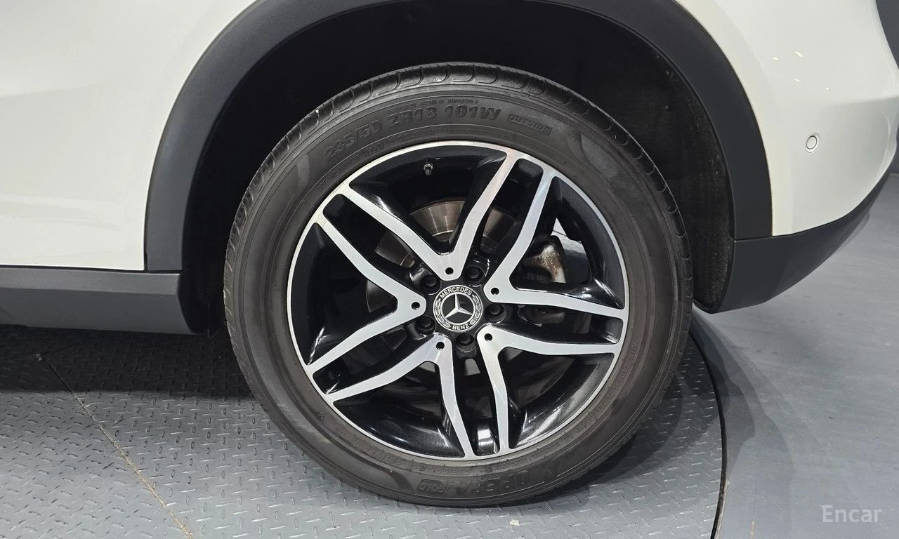 Mercedes-Benz GLA 220 ПОДГРЕВ* КОЖА, снимка 13 - Автомобили и джипове - 54866245