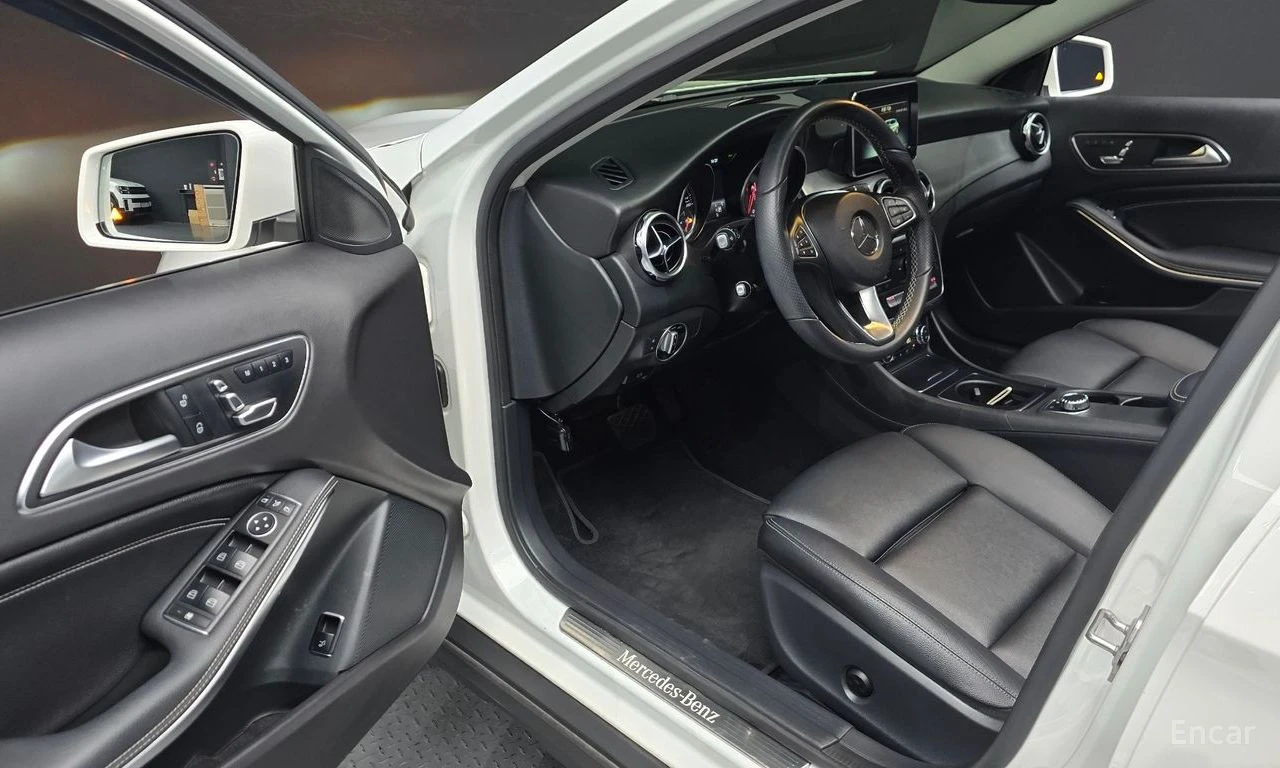 Mercedes-Benz GLA 220 ПОДГРЕВ* КОЖА, снимка 10 - Автомобили и джипове - 54866245