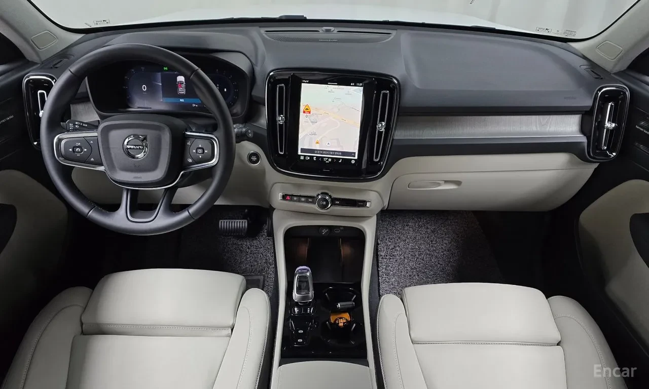 Volvo XC40 B4 Ultra Bright| PANORAMA| LED| DIGITAL COCKPIT| , снимка 7 - Автомобили и джипове - 55008369