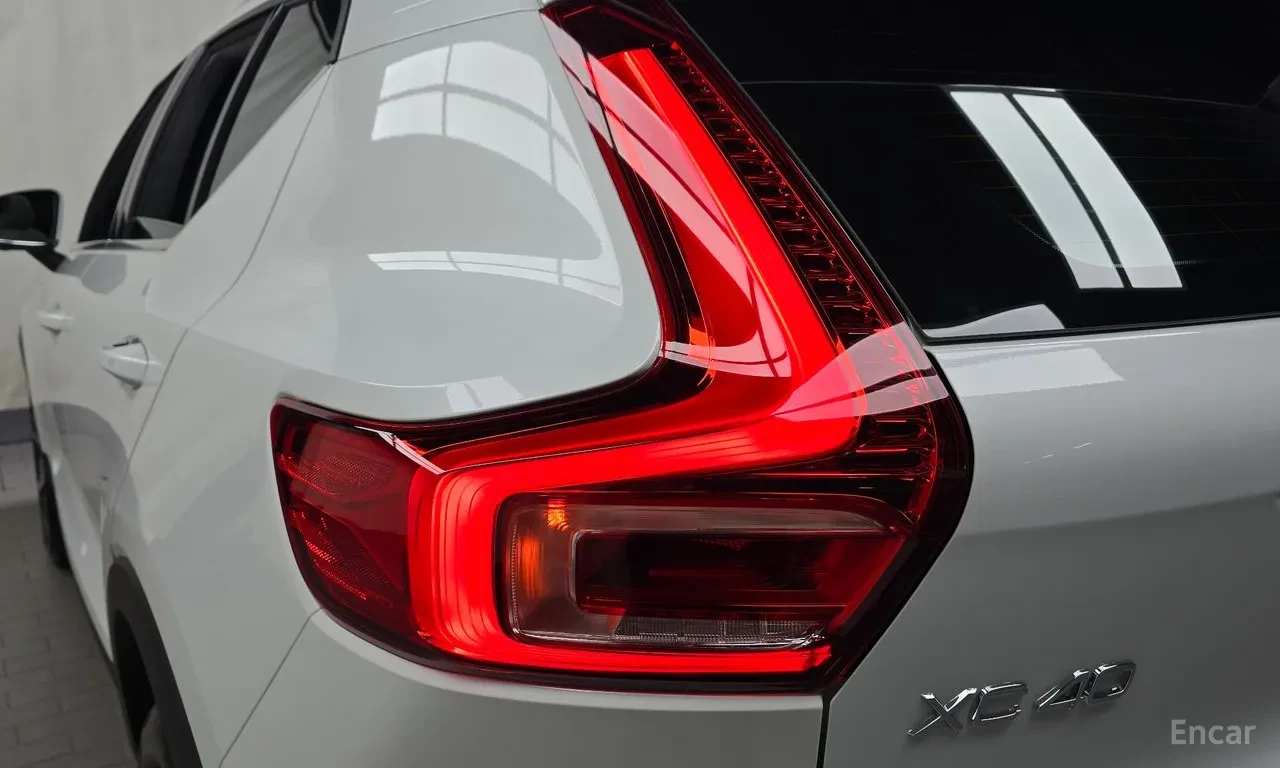 Volvo XC40 B4 Ultra Bright| PANORAMA| LED| DIGITAL COCKPIT| , снимка 15 - Автомобили и джипове - 55008369