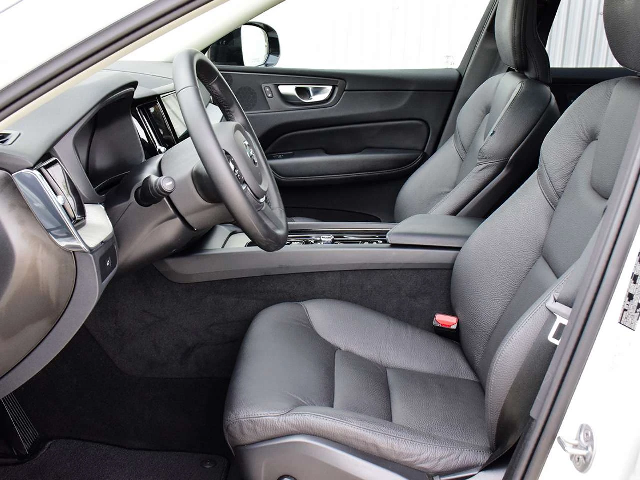 Volvo XC60 B5 AWD, снимка 9 - Автомобили и джипове - 56718118