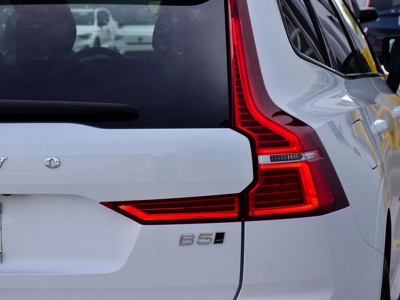 Volvo XC60 B5 AWD, снимка 8 - Автомобили и джипове - 56718118
