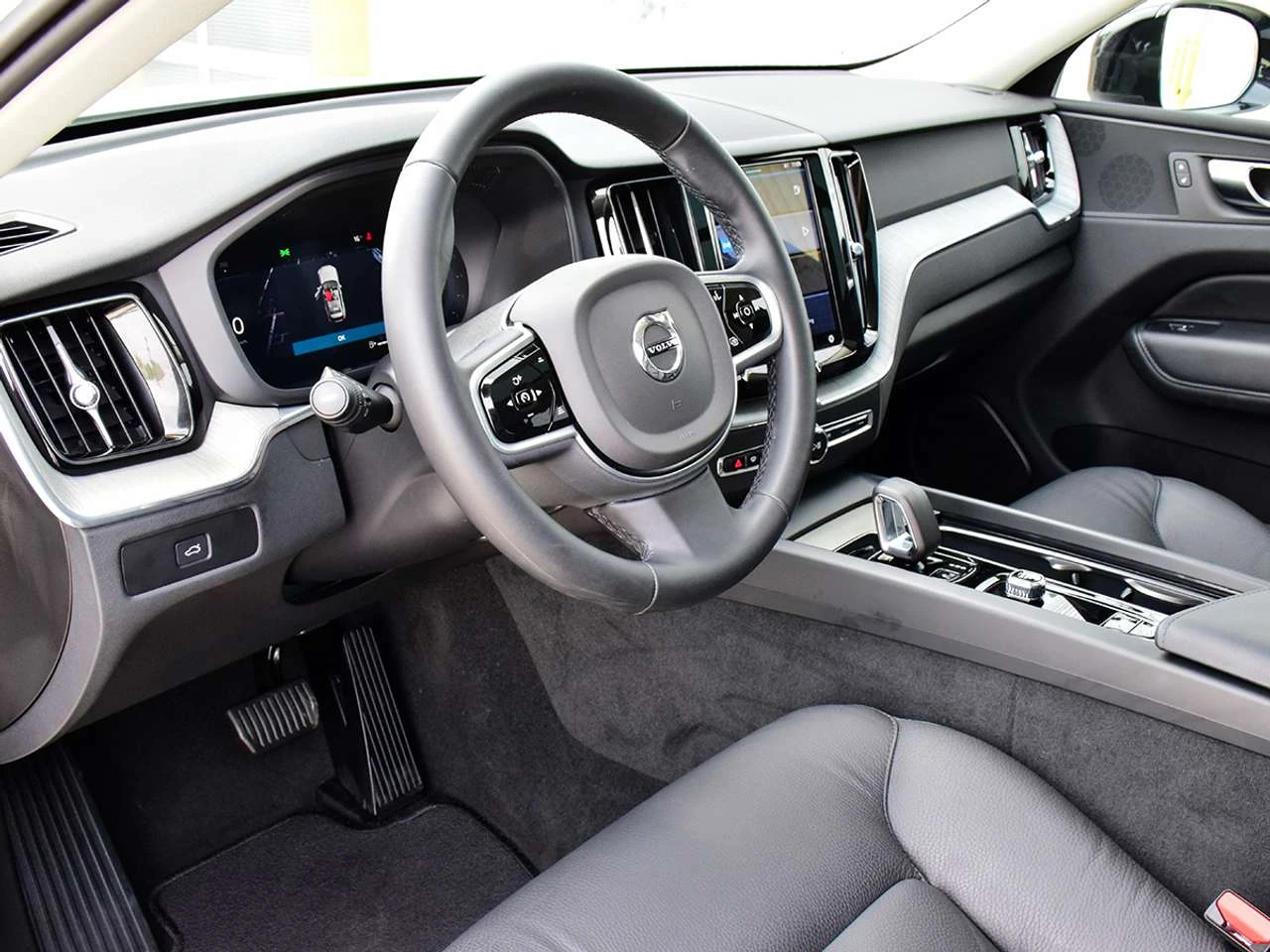 Volvo XC60 B5 AWD, снимка 10 - Автомобили и джипове - 56718118