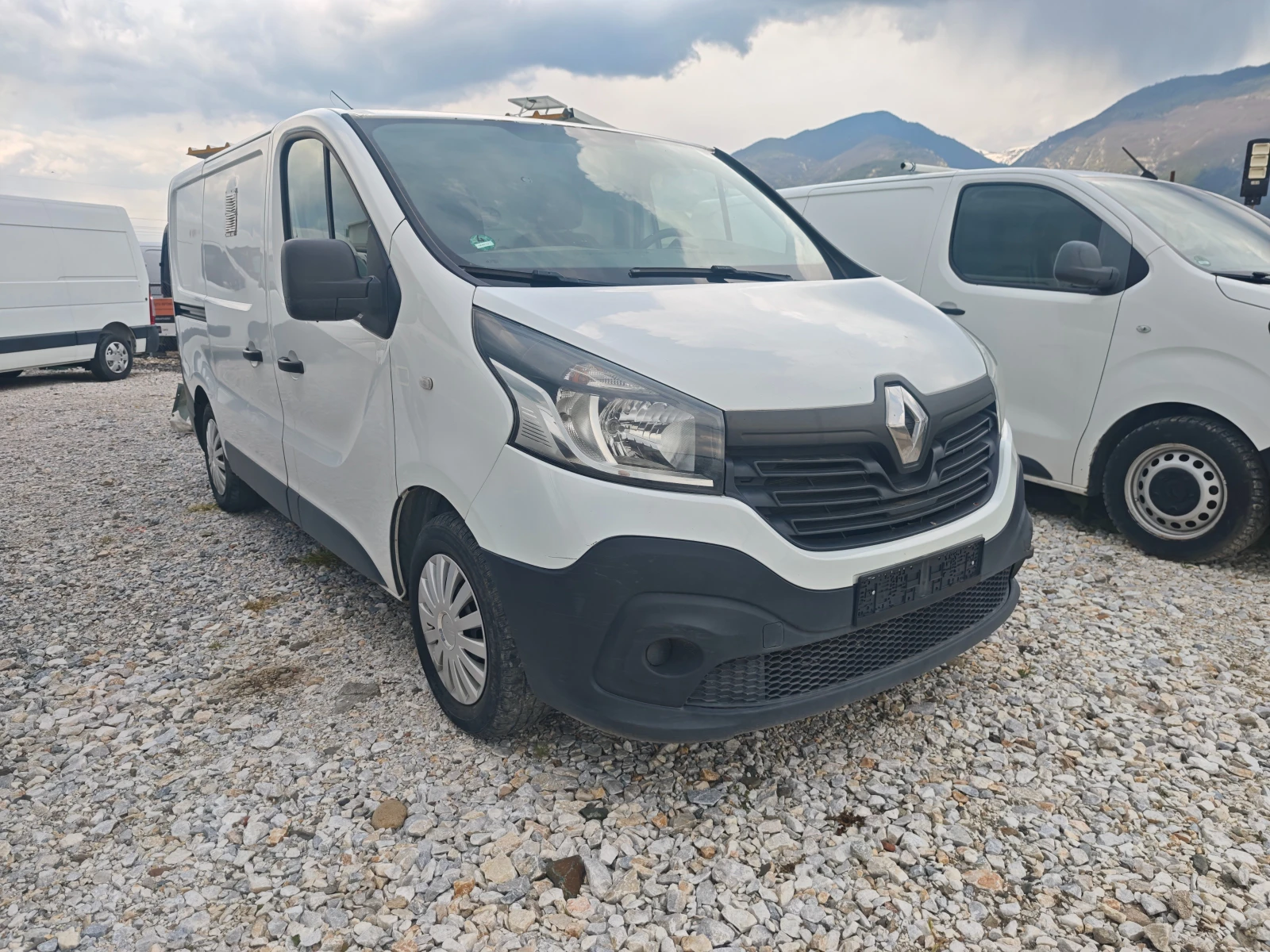 Renault Trafic 120. ЛИЗИНГ, снимка 6 - Бусове и автобуси - 44922402