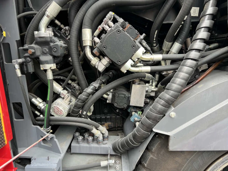 Асфалтополагаща машина Друга марка, снимка 7 - Индустриална техника - 47922273