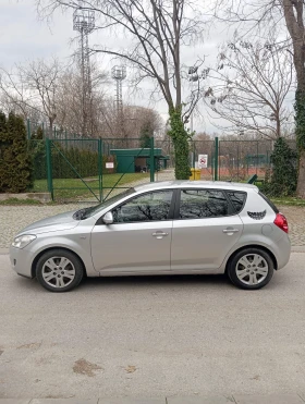 Kia Ceed 1.6 бензин , снимка 2 - Автомобили и джипове - 53651764