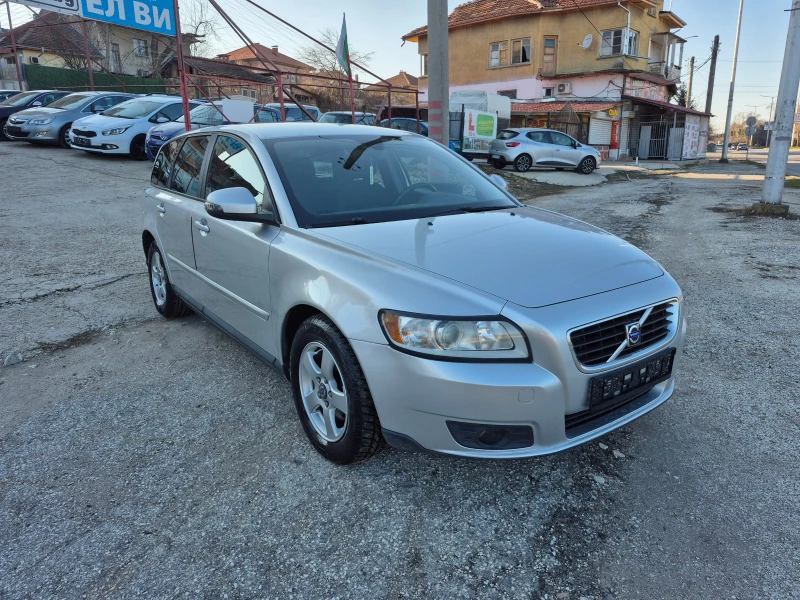 Volvo V50 1.8I 125k. Газ 2009g., снимка 3 - Автомобили и джипове - 48716872