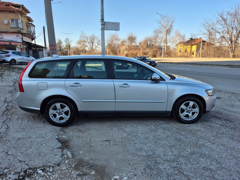 Volvo V50 1.8I 125k. Газ 2009g., снимка 4 - Автомобили и джипове - 48716872