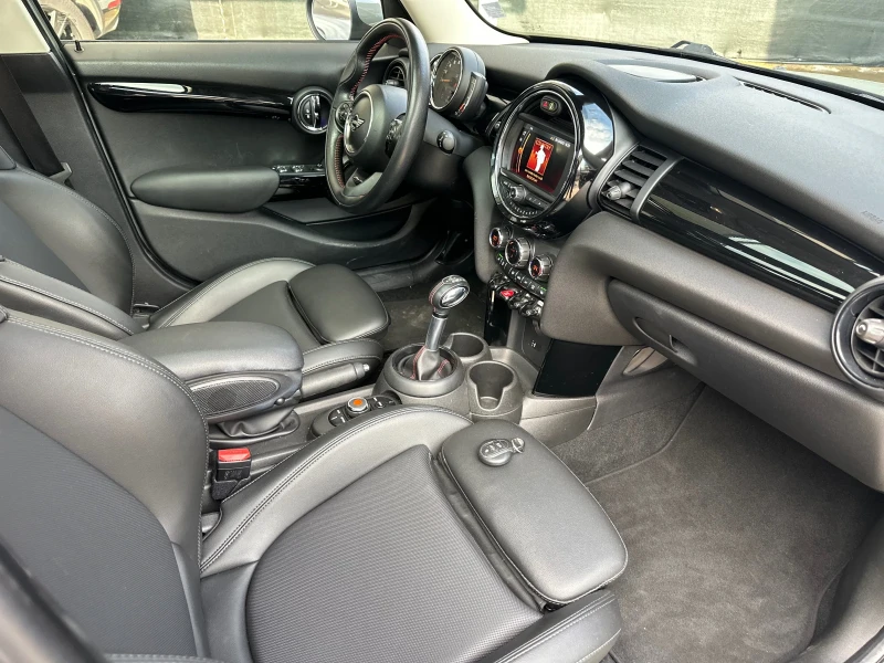 Mini Cooper s FULL* ПАНОРАМА* KOЖА* ПОДГРЕВ* CAR PLAY* 17, снимка 11 - Автомобили и джипове - 49405649