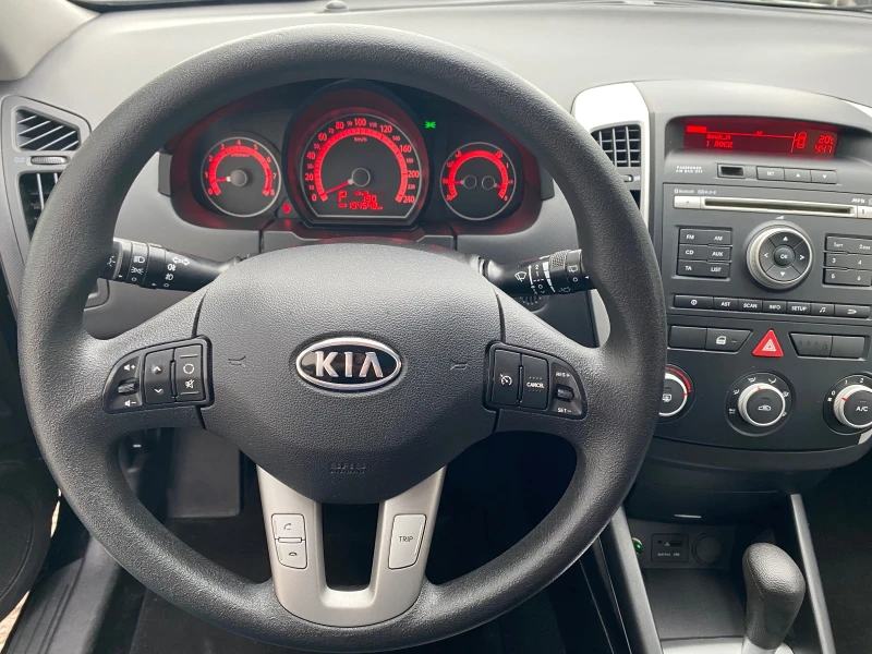 Kia Ceed 1.6 АВТОМАТ* FACELIFT* ЕВРО 5* ШВЕЙЦАРИЯ, снимка 12 - Автомобили и джипове - 50375815