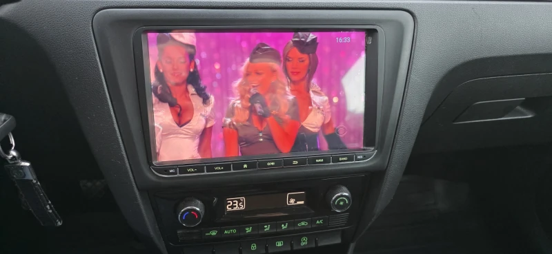 Skoda Rapid, снимка 9 - Автомобили и джипове - 52751440