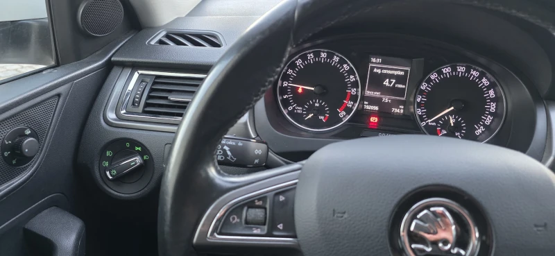 Skoda Rapid, снимка 6 - Автомобили и джипове - 52751440