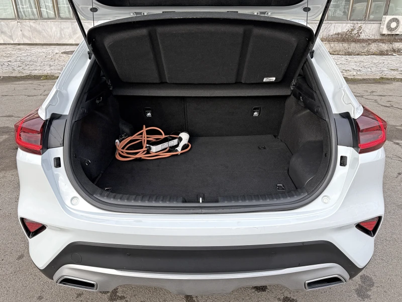 Kia XCeed 1.6 GDI Plug-in Hybrid, снимка 13 - Автомобили и джипове - 53373404