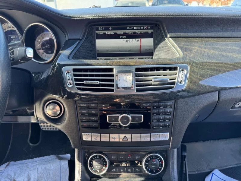Mercedes-Benz CLS 550 amg* 4MATIC* Memory* Подгрев* Keyless* Pano* Navi, снимка 12 - Автомобили и джипове - 53435341