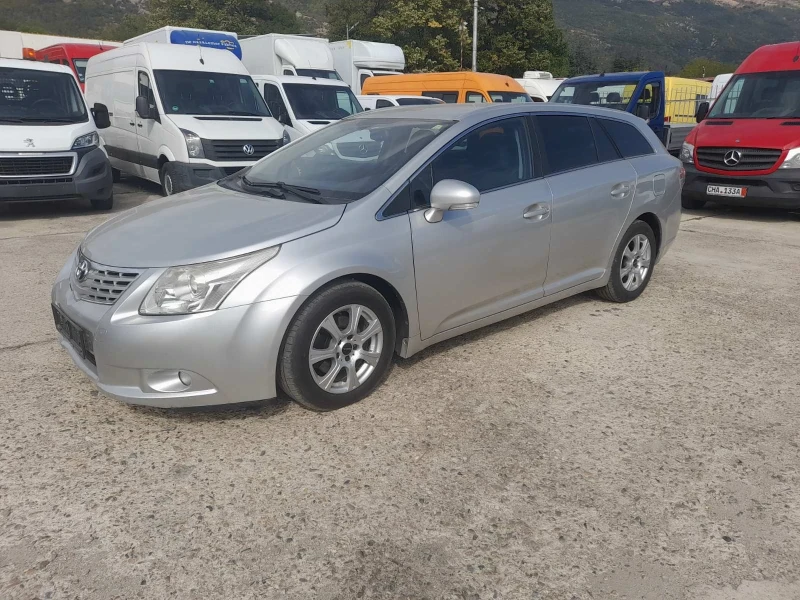 Toyota Avensis 1.8 бензин, снимка 6 - Автомобили и джипове - 53593099