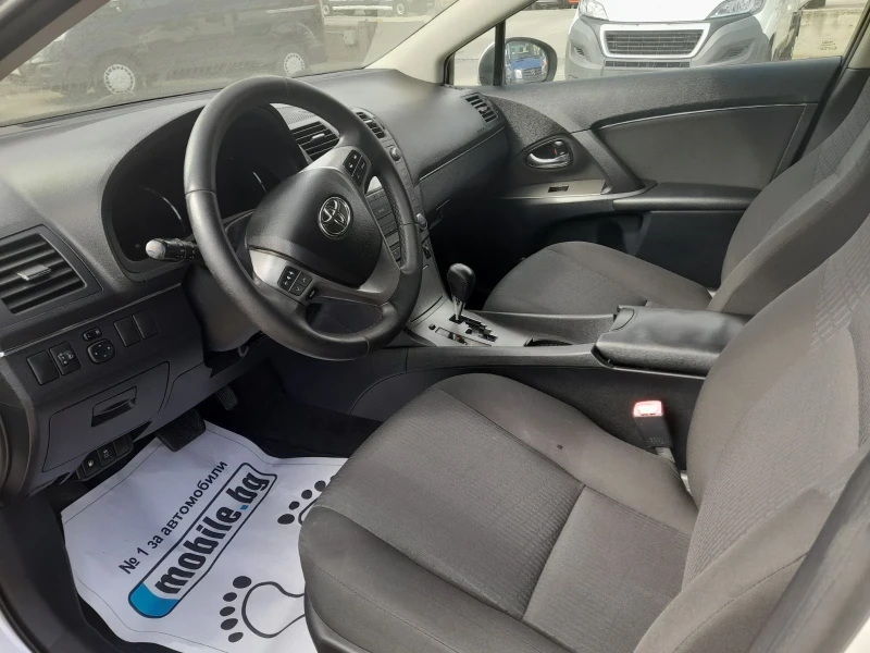 Toyota Avensis 1.8 бензин, снимка 13 - Автомобили и джипове - 53593099
