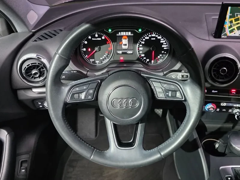 Audi A3 40 Tfsi 8V, снимка 13 - Автомобили и джипове - 56067512