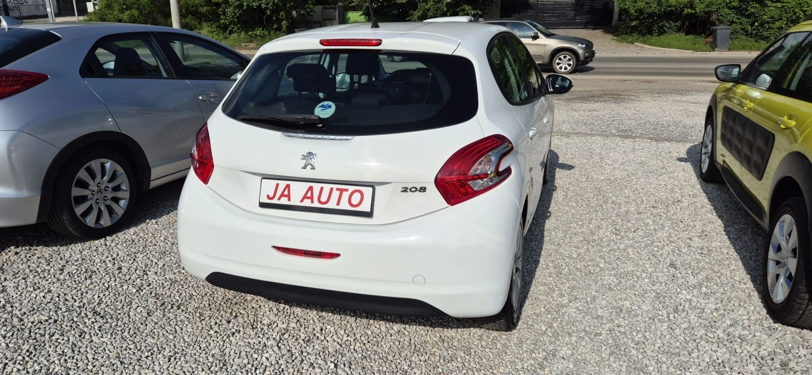 Peugeot 208 1.2-82кс.клима - изображение 5