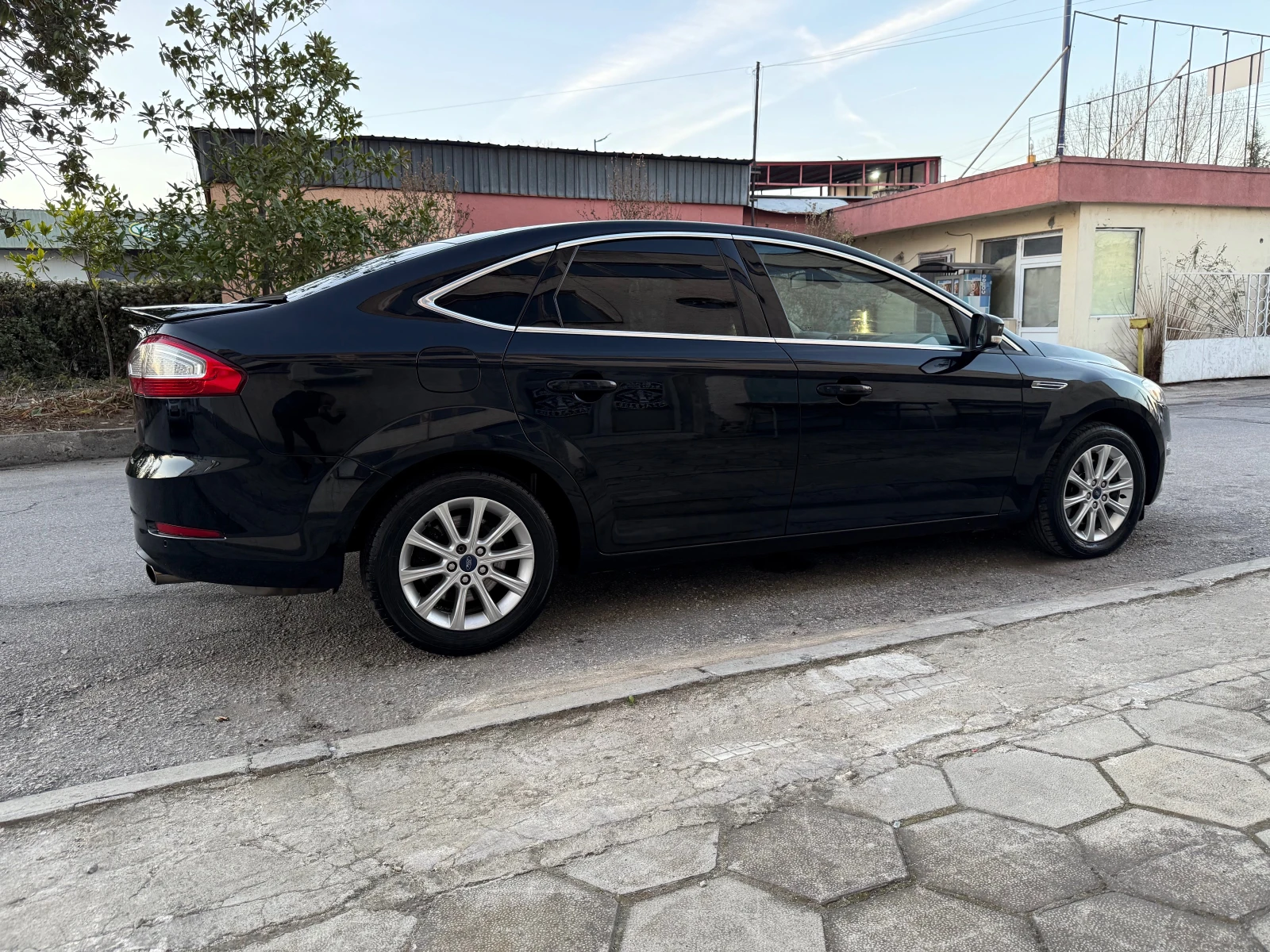 Ford Mondeo 2.0 SCTi Titanium - изображение 3